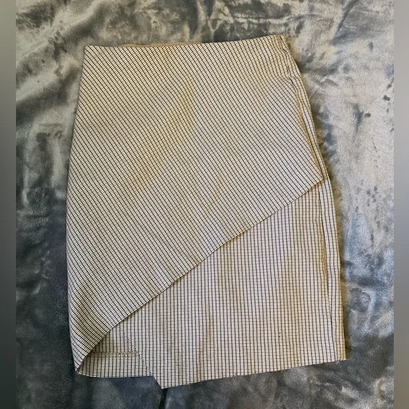 DYNAMITE SKIRT - Picture 1 of 3